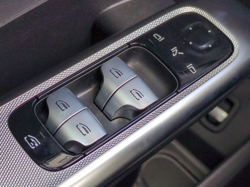 Used 2026 Mercedes-Benz GLC 300 image 24