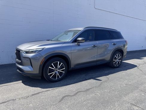 Used 2022 INFINITI QX60 Sensory image 1