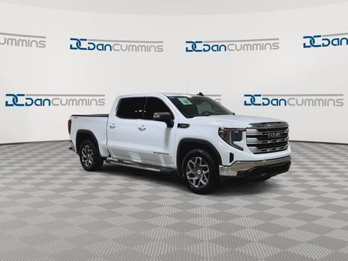 Used 2024 GMC Sierra 1500 SLE w/ Preferred Package AWD/4WD image 2