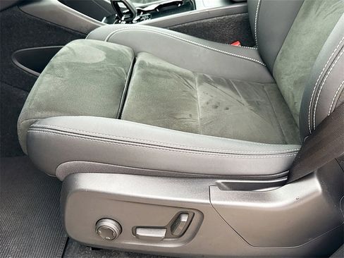 Used 2023 Volvo XC40 Recharge Plus image 20