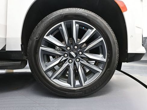 Used 2021 Cadillac Escalade ESV Sport w/ Heavy-Duty Trailer Package AWD/4WD image 18