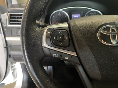 Used 2017 Toyota Camry SE w/ Moonroof Package FWD image 33
