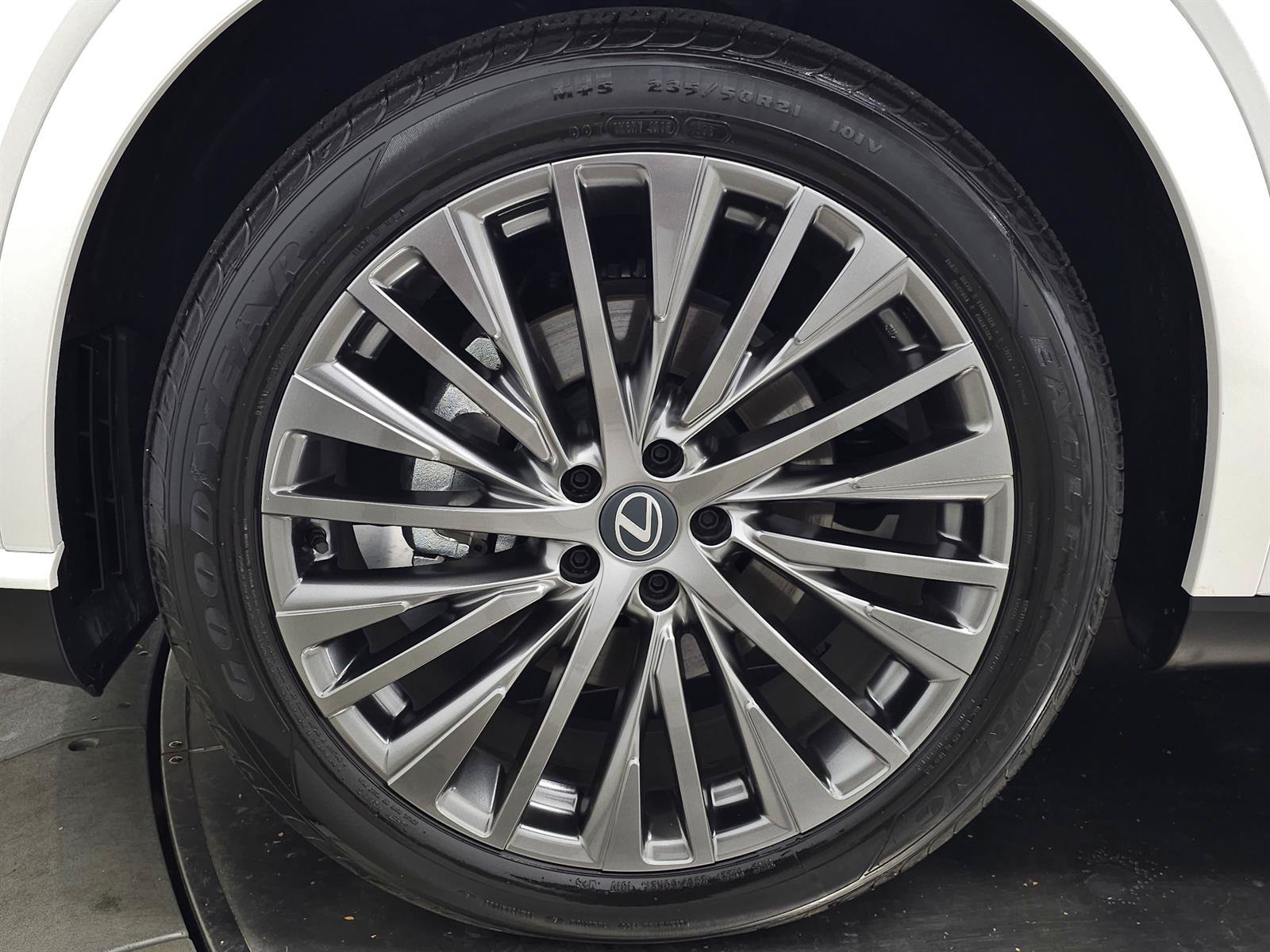 Used 2026 Lexus RX 350 w/ Convenience Package AWD/4WD image 13
