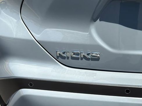 Used 2024 Nissan Kicks SV FWD image 12
