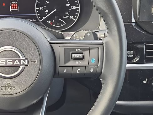 Used 2025 Nissan Pathfinder SV FWD image 25