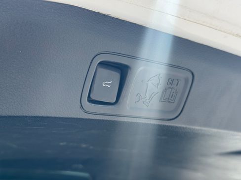 Used 2020 Ford Expedition Limited RWD image 30