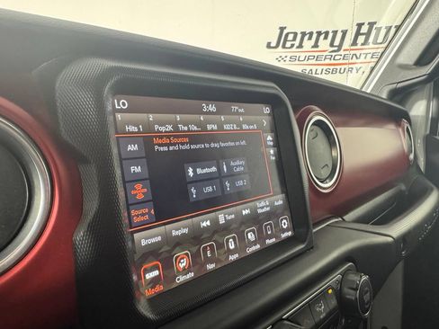 Used 2022 Jeep Wrangler Unlimited Rubicon AWD/4WD image 15
