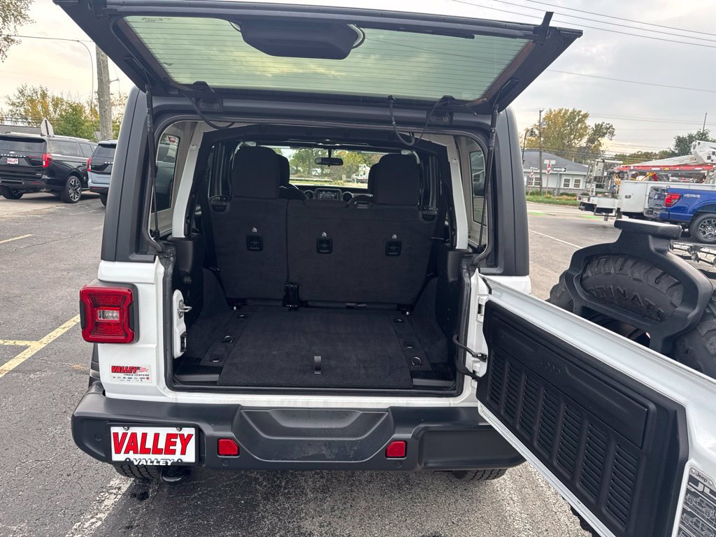 Used 2020 Jeep Wrangler Unlimited Sport AWD/4WD image 41