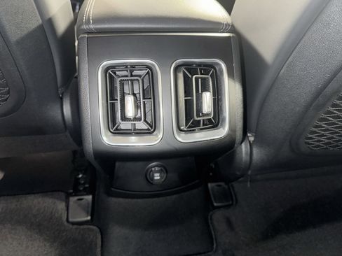 Certified 2025 Kia Sorento EX image 31