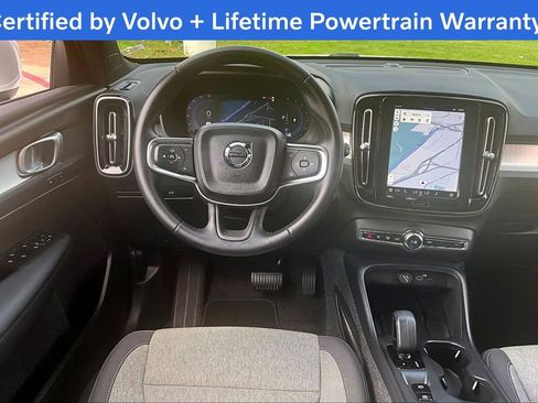 Certified 2025 Volvo XC40 B5 Core image 7