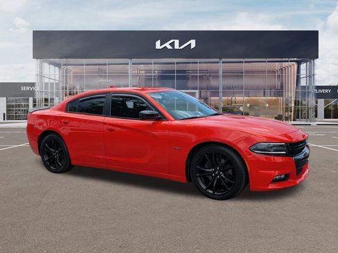 Used 2017 Dodge Charger R/T w/ Blacktop Package RWD image 2