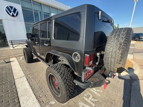 Used 2016 Jeep Wrangler Unlimited Rubicon w/ Dual Top Group AWD/4WD image 8