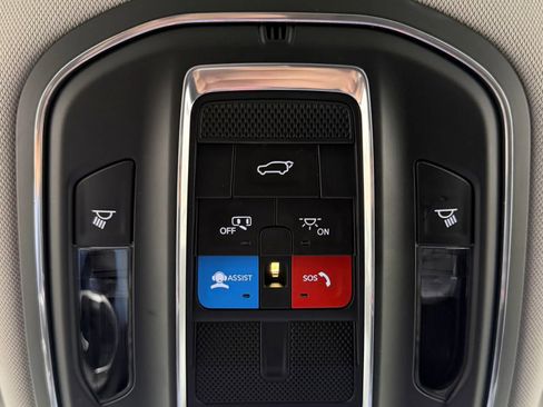 Used 2023 Jeep Grand Cherokee L Limited w/ Luxury Tech Group II AWD/4WD image 35