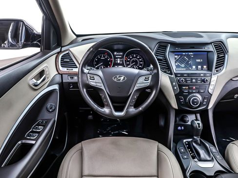 Used 2018 Hyundai Santa Fe Sport image 4