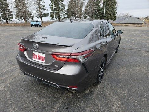 Used 2022 Toyota Camry SE image 6