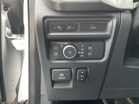 Used 2021 Ford F150 Lariat w/ Max Trailer Tow Package image 12