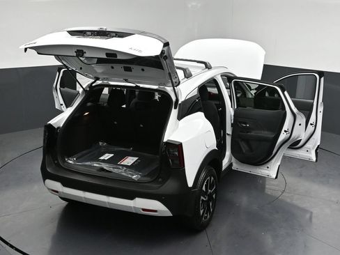 New 2026 Nissan Kicks SV w/ Cold Weather Package AWD/4WD image 32