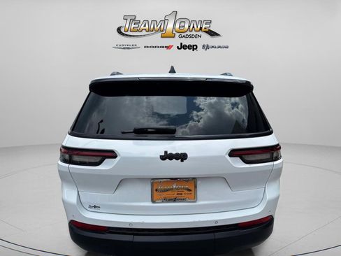 Used 2023 Jeep Grand Cherokee L Laredo RWD image 7