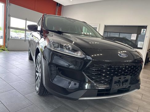 Used 2020 Ford Escape SE Sport image 1