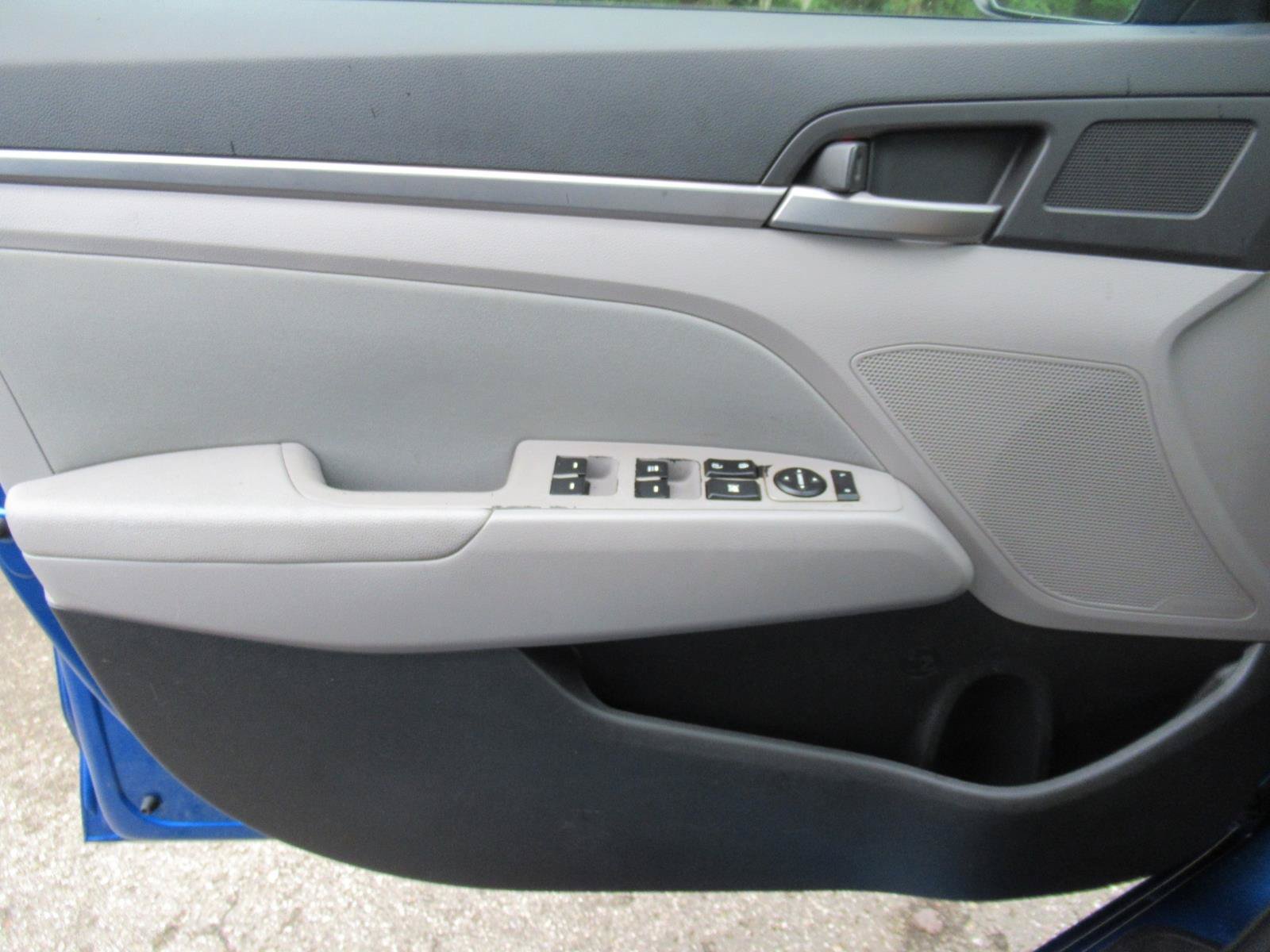 Used 2018 Hyundai Elantra SEL FWD image 19