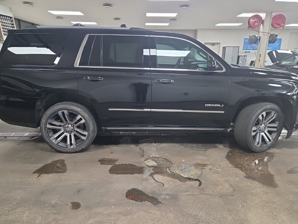 Used 2017 GMC Yukon Denali w/ Open Road Package AWD/4WD image 9