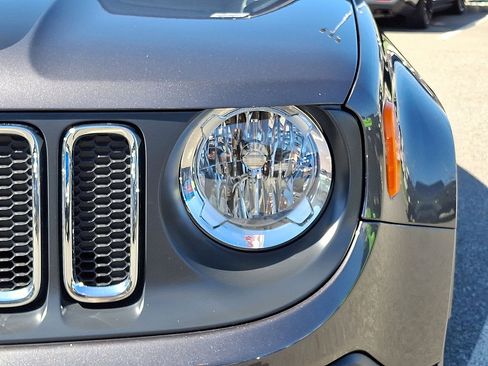 Used 2018 Jeep Renegade Latitude w/ Cold Weather Group AWD/4WD image 34