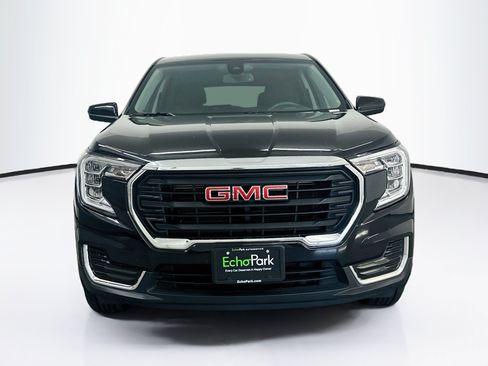 Used 2024 GMC Terrain SLE AWD/4WD image 2