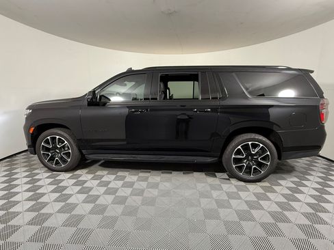Used 2024 Chevrolet Suburban RST w/ Sport Performance Package AWD/4WD image 2