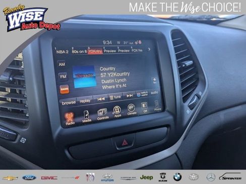 Used 2016 Jeep Cherokee Latitude w/ Cold Weather Group image 12