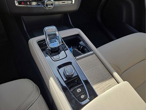 New 2026 Volvo XC90 B6 Plus w/ Protection Package Premier image 29