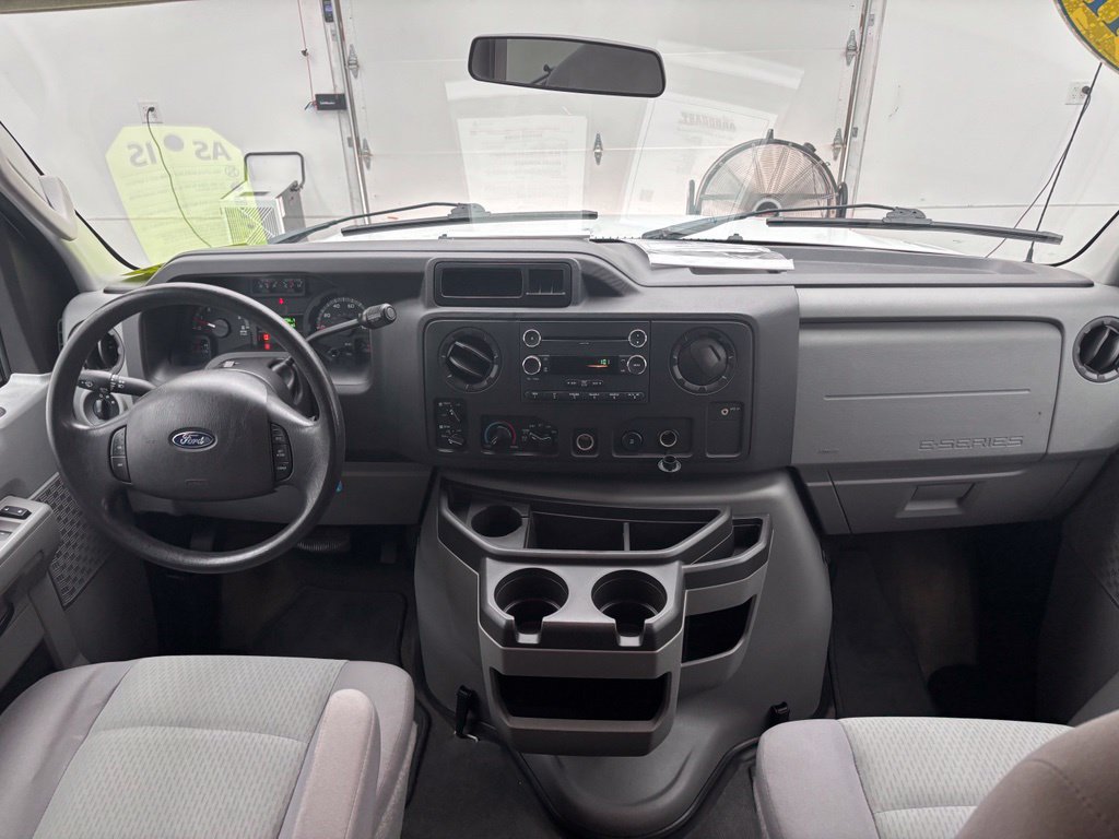 Used 2011 Ford E-350 and Econoline 350 XLT RWD image 4