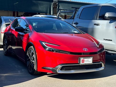 Used 2024 Toyota Prius Prime Premium image 2