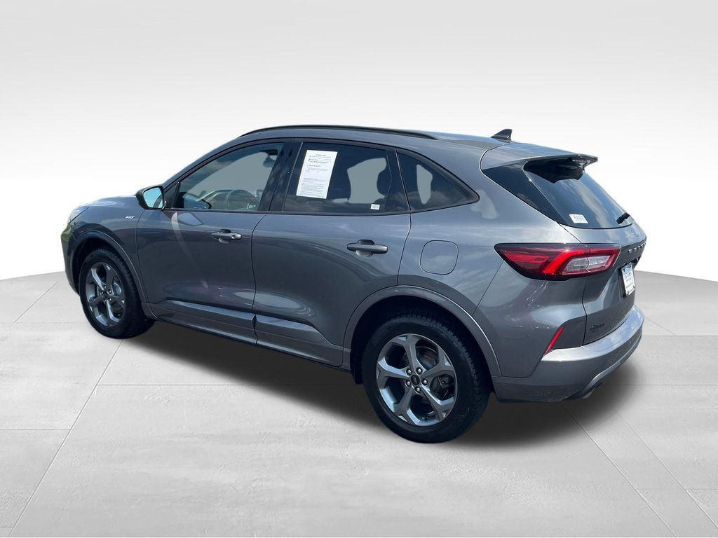 Used 2023 Ford Escape ST-Line AWD/4WD image 3