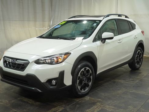Used 2021 Subaru Crosstrek 2.0i Premium w/ Moonroof Package AWD/4WD image 2