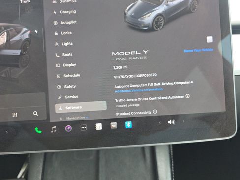 Used 2024 Tesla Model Y Long Range RWD image 2