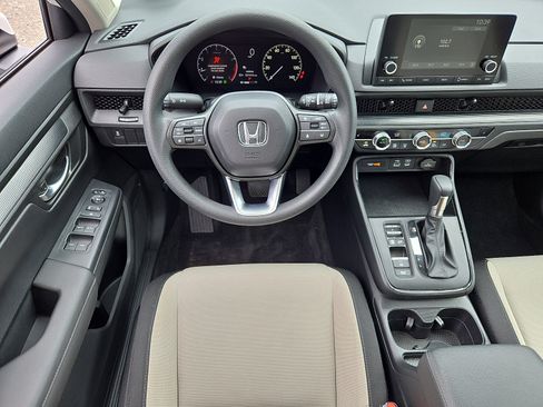 Used 2024 Honda CR-V EX image 11