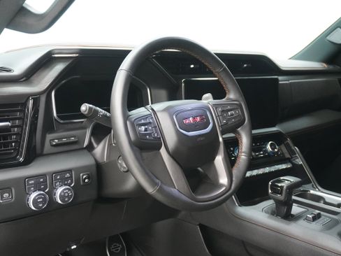 Used 2024 GMC Sierra 1500 AT4 w/ Technology Package AWD/4WD image 15