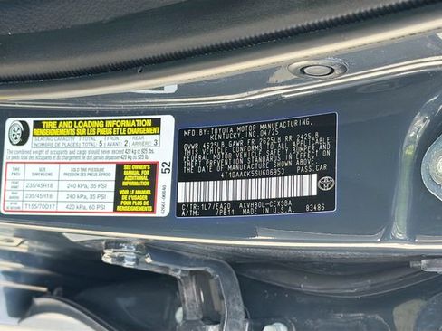 Used 2025 Toyota Camry SE FWD image 32