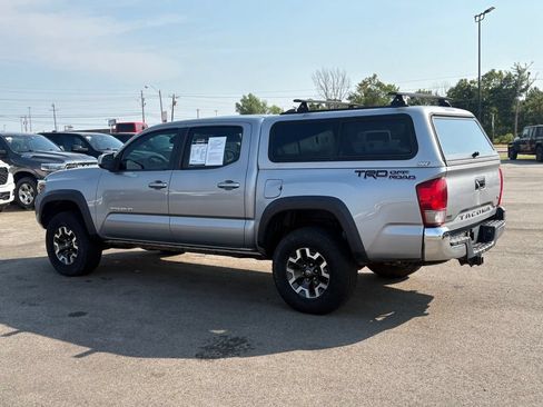 Used 2017 Toyota Tacoma TRD Off-Road w/ Tow Package RWD image 5