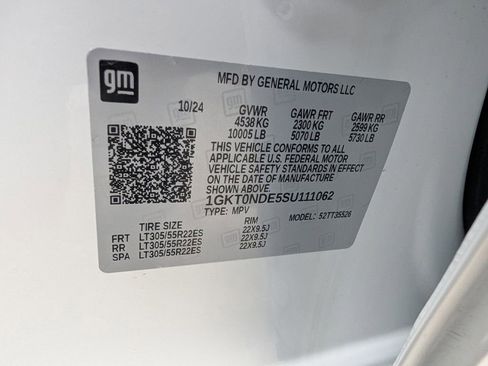 Used 2025 GMC Hummer EV 2X w/ LPO, Sport Package image 39