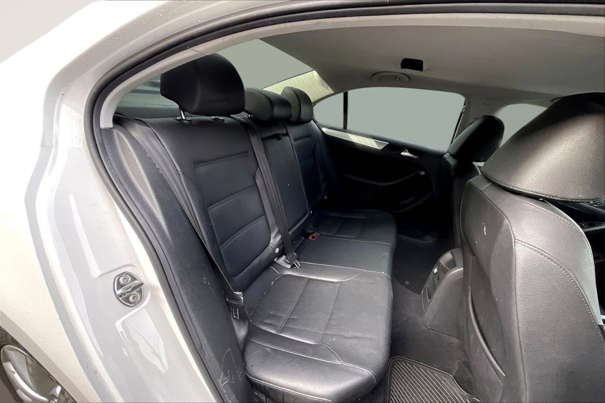 Used 2013 Volkswagen Jetta SE FWD image 27