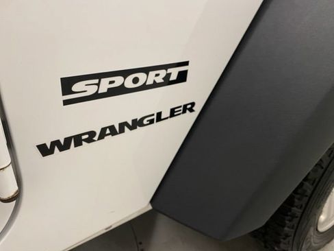 Used 2017 Jeep Wrangler Sport AWD/4WD image 31