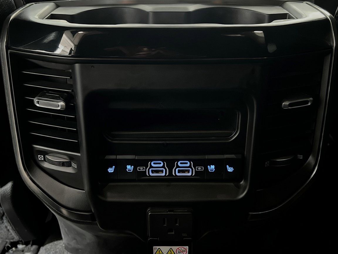 Used 2021 RAM 1500 Limited AWD/4WD image 19