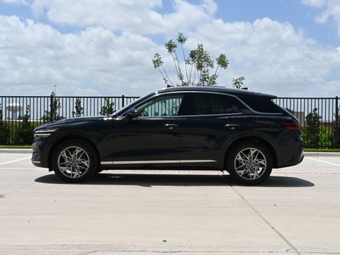 Used 2022 Genesis GV70 2.5T w/ Advanced Package AWD/4WD image 6