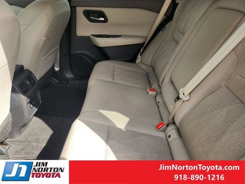 Used 2025 Nissan Rogue SV FWD image 29