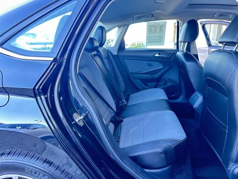 Used 2025 Volkswagen Jetta SE image 39