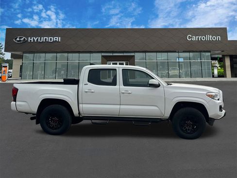 Used 2022 Toyota Tacoma SR AWD/4WD image 4