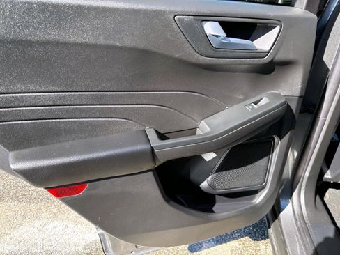 Used 2025 Ford Escape Platinum image 14