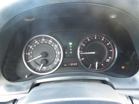 Used 2010 Lexus IS 250C RWD image 34