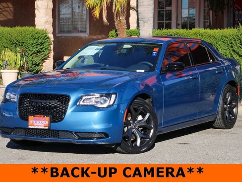 Used 2023 Chrysler 300 Touring w/ Sport Appearance Package image 4